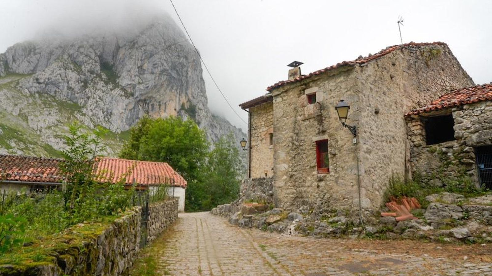 asturias bulnes calles casas
